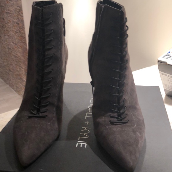 Kendall & Kylie gray suede ankle boots - Picture 3 of 5